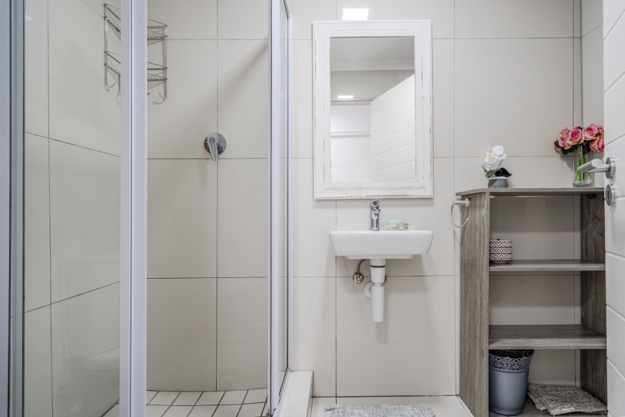 2 Bedroom Property for Sale in Zonnebloem Western Cape